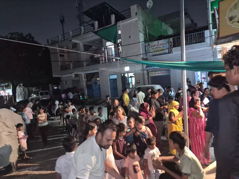 अधिमास अमावस्या के शुभ अवसर पर श्री भैरव धाम मंदिर पर प्रसाद वितरण